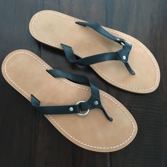 GAP Flip Flop Sandals - Picture 5 of 9